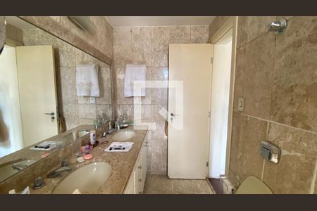 Apartamento à venda com 200m², 3 quartos e 3 vagasQuarto Suíte