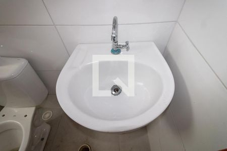 Casa de condomínio para alugar com 39m², 2 quartos e sem vaga Casa de condomínio para alugar com 39m², 2 quartos e sem vagaBanheiro