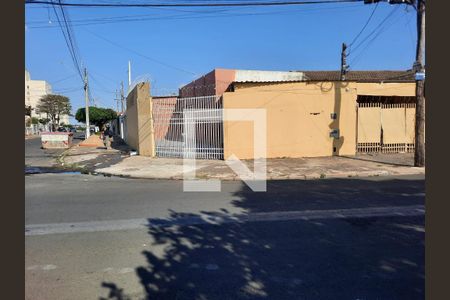 Casa à venda com 230m², 5 quartos e 4 vagasFachada Galpão