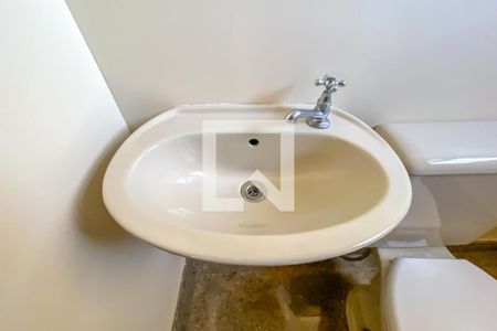 Apartamento à venda com 412m², 4 quartos e 5 vagas Apartamento à venda com 412m², 4 quartos e 5 vagasBanheiro de Serviço