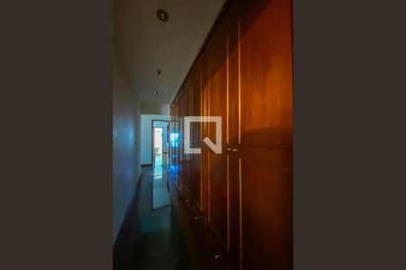 Apartamento à venda com 412m², 4 quartos e 5 vagas Apartamento à venda com 412m², 4 quartos e 5 vagasCorredor para área de Serviço