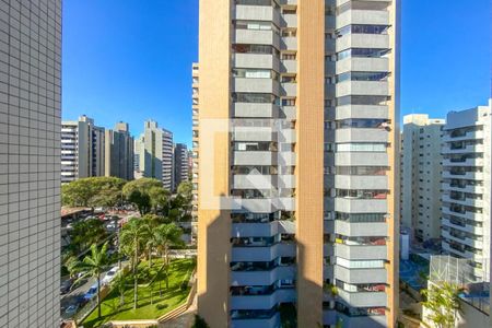Apartamento à venda com 412m², 4 quartos e 5 vagas Apartamento à venda com 412m², 4 quartos e 5 vagasVista da Cozinha