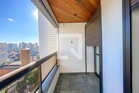 Apartamento à venda com 412m², 4 quartos e 5 vagas Apartamento à venda com 412m², 4 quartos e 5 vagasVaranda da Suíte 1