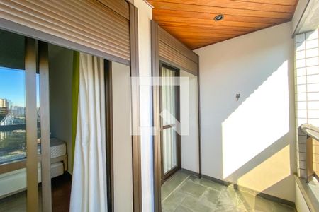 Apartamento à venda com 412m², 4 quartos e 5 vagas Apartamento à venda com 412m², 4 quartos e 5 vagasVaranda da Suíte 2 e 3