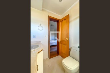 Apartamento à venda com 412m², 4 quartos e 5 vagas Apartamento à venda com 412m², 4 quartos e 5 vagasBanheiro da Suíte 2