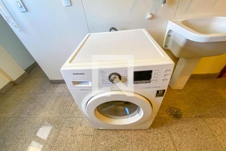 Apartamento à venda com 412m², 4 quartos e 5 vagas Apartamento à venda com 412m², 4 quartos e 5 vagasÁrea de Serviço