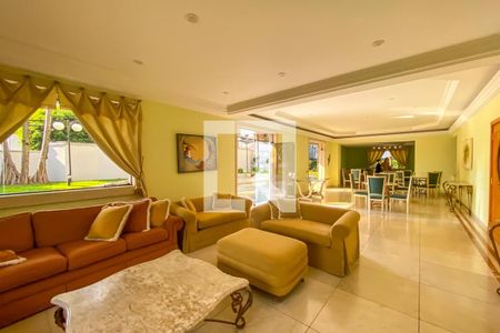 Apartamento à venda com 412m², 4 quartos e 5 vagas Apartamento à venda com 412m², 4 quartos e 5 vagasÁrea Comum