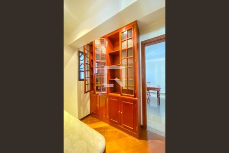 Apartamento à venda com 412m², 4 quartos e 5 vagas Apartamento à venda com 412m², 4 quartos e 5 vagasPrataria