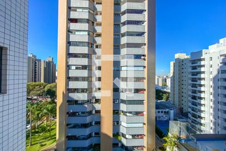 Apartamento à venda com 412m², 4 quartos e 5 vagas Apartamento à venda com 412m², 4 quartos e 5 vagasVista do Quarto de Serviço 1