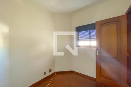 Apartamento à venda com 412m², 4 quartos e 5 vagas Apartamento à venda com 412m², 4 quartos e 5 vagasQuarto de Serviço 2