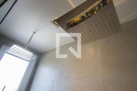 Apartamento à venda com 102m², 2 quartos e 2 vagasChuveiro