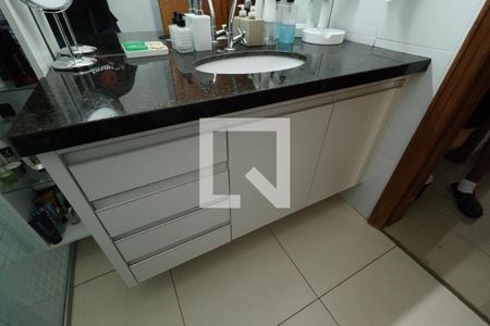 Casa para alugar com 300m², 4 quartos e 4 vagasBanheiro Social