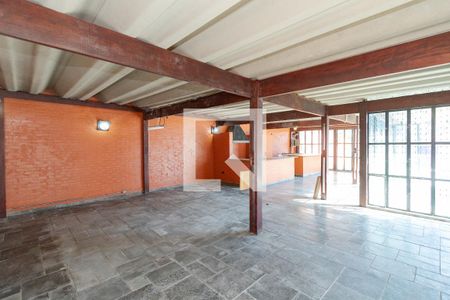 Casa à venda com 1110m², 4 quartos e 6 vagasSalão/ Churrasqueira