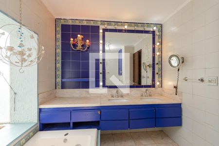 Casa à venda com 1110m², 4 quartos e 6 vagasBanheiro da Suíte 1