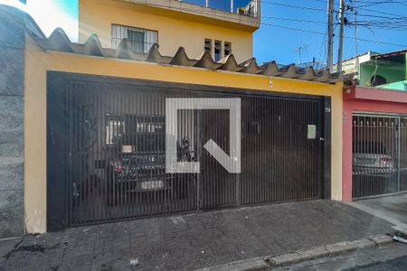 Casa para alugar com 100m², 2 quartos e 1 vaga Casa para alugar com 100m², 2 quartos e 1 vagaFachada