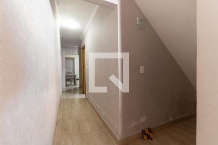 Corredor de casa para alugar com 2 quartos, 100m² em Jardim Patente, São Paulo