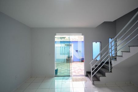 Casa para alugar com 130m², 3 quartos e 1 vaga Casa para alugar com 130m², 3 quartos e 1 vagaSala