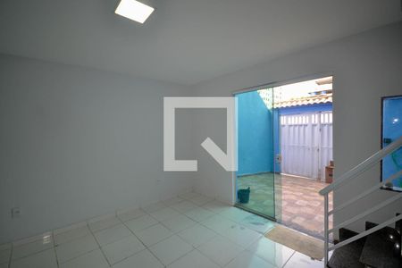 Casa para alugar com 130m², 3 quartos e 1 vaga Casa para alugar com 130m², 3 quartos e 1 vagaSala