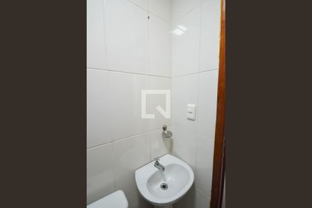 Casa para alugar com 130m², 3 quartos e 1 vaga Casa para alugar com 130m², 3 quartos e 1 vagaBanheiro Social 1