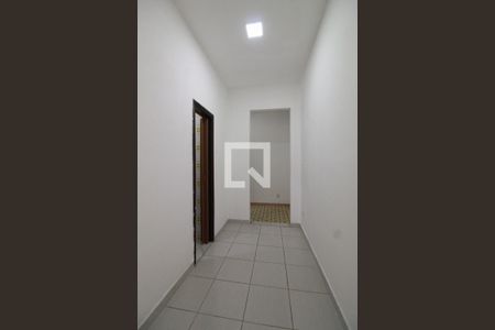 Banheiro social - correr de acesso de apartamento para alugar com 1 quarto, 38m² em Copacabana, Rio de Janeiro