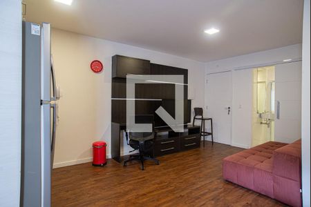 Sala de kitnet/studio para alugar com 1 quarto, 33m² em Consolação, São Paulo