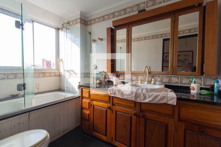 Apartamento à venda com 140m², 3 quartos e 1 vagaBanheiro da Suíte