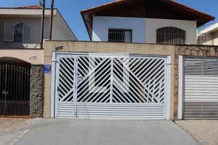 Casa à venda com 145m², 4 quartos e 2 vagasFachad
