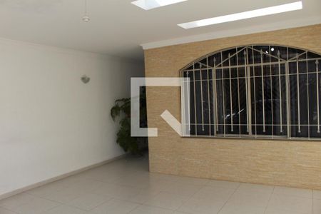 Casa à venda com 145m², 4 quartos e 2 vagasÁrea externa 