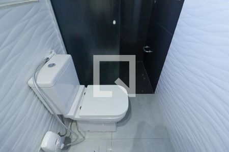 Casa à venda com 500m², 4 quartos e 16 vagasBanheiro da Suíte 2