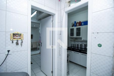 Apartamento à venda com 95m², 3 quartos e 1 vagaÁrea de Serviço