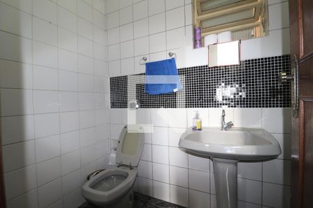 Casa à venda com 277m², 4 quartos e 8 vagasBanheiro  3