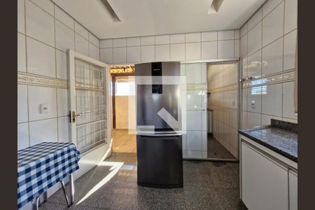 Casa à venda com 360m², 4 quartos e 5 vagasCozinha