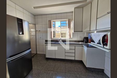 Casa à venda com 360m², 4 quartos e 5 vagasCozinha