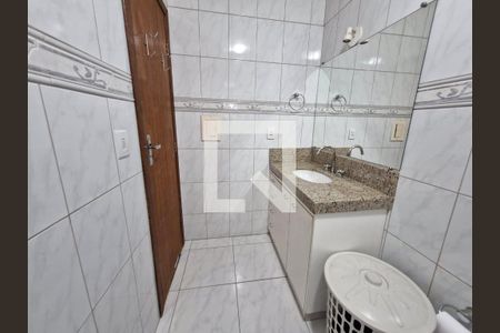 Casa à venda com 360m², 4 quartos e 5 vagasBanheiro 