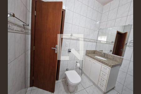 Casa à venda com 360m², 4 quartos e 5 vagasBanheiro 2