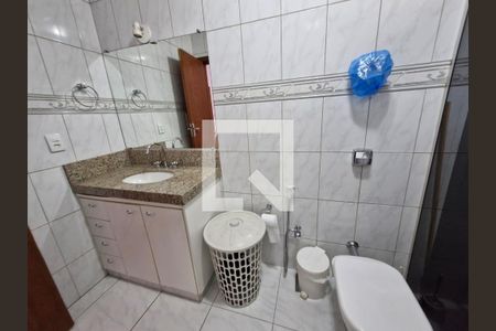Casa à venda com 360m², 4 quartos e 5 vagasBanheiro 