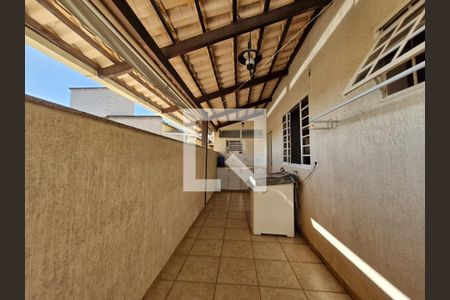 Casa à venda com 360m², 4 quartos e 5 vagasÁrea Área de Serviço