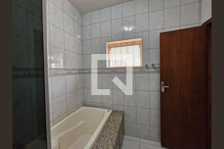 Casa à venda com 360m², 4 quartos e 5 vagasBanheiro 2
