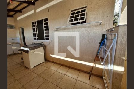Casa à venda com 360m², 4 quartos e 5 vagasÁrea de Serviço