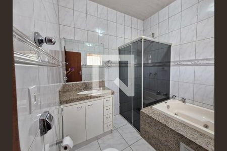 Casa à venda com 360m², 4 quartos e 5 vagasBanheiro 2