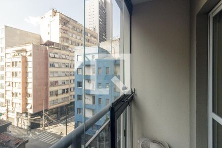 Studio à venda com 28m², 1 quarto e sem vaga Studio à venda com 28m², 1 quarto e sem vagaVaranda