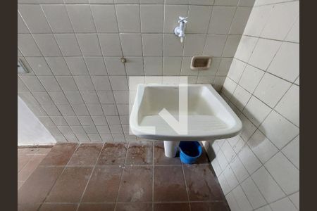 Casa à venda com 260m², 3 quartos e 2 vagas Casa à venda com 260m², 3 quartos e 2 vagasÁrea de Serviço