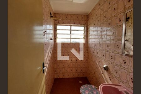 Casa à venda com 260m², 3 quartos e 2 vagas Casa à venda com 260m², 3 quartos e 2 vagasBanheiro 2