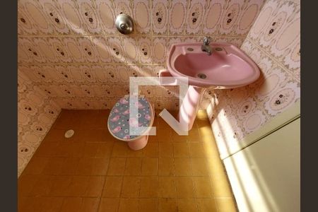 Casa à venda com 260m², 3 quartos e 2 vagas Casa à venda com 260m², 3 quartos e 2 vagasBanheiro 2