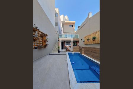 Casa à venda com 200m², 3 quartos e 2 vagasQuintal