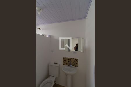 Banheiro de casa para alugar com 1 quarto, 55m² em Vila Darli, São Paulo