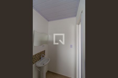 Banheiro de casa para alugar com 1 quarto, 55m² em Vila Darli, São Paulo