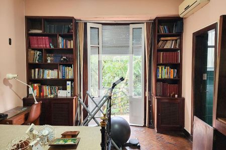 Apartamento para alugar com 282m², 4 quartos e 1 vagaSuite 1