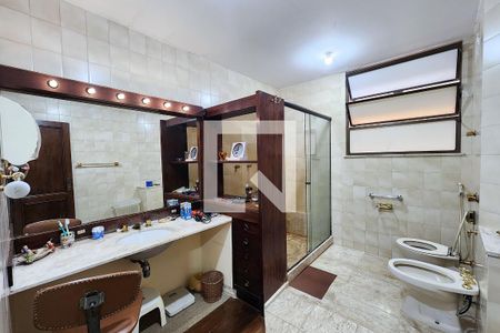 Apartamento para alugar com 282m², 4 quartos e 1 vagaBanheiro da Suite 3