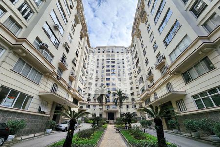 Apartamento para alugar com 282m², 4 quartos e 1 vagaFachada